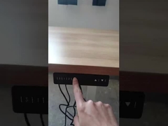 私たちの工場で生産された電気リフティングスタンドテーブル