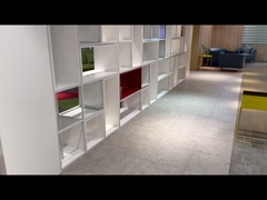 ベストン 工場 図書館 家具 品質 白塗装 展示 キューブ 本棚