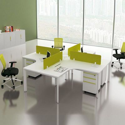 120 度 白色 MDF 部屋 4 スタッフ ワークステーション テーブル オフィスルーム