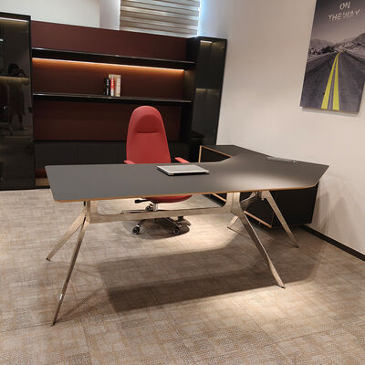 黒色 高級 エグゼクティブ オフィス デスク ボスまたはCEOのための MDF と MFC 木製 オフィス 家具